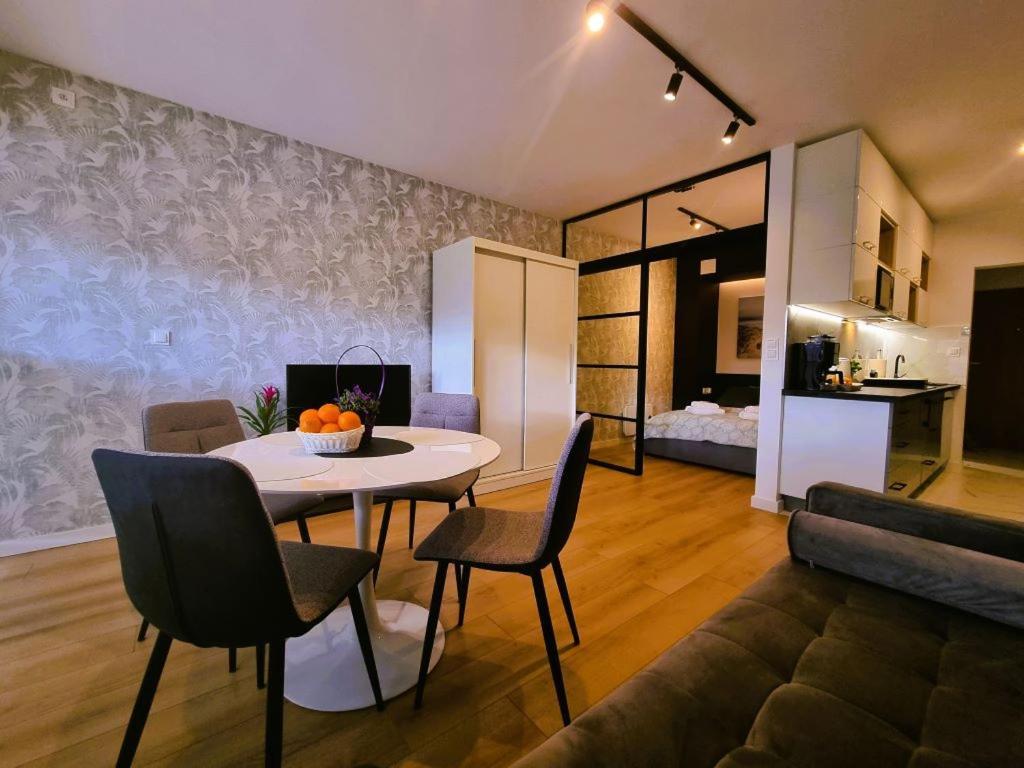 Apartament Szmaragdowa 21 Przy Plazy - Sala Zabaw, Silownia - 365Pam Mielno  Værelse billede